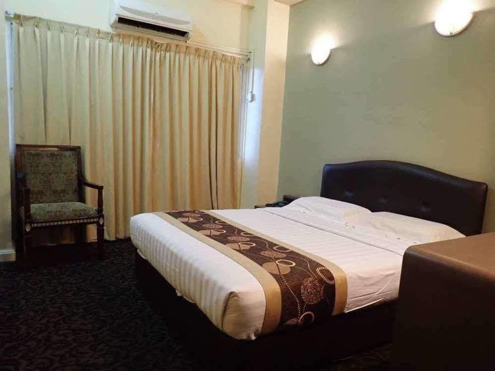 Greenlast Hotel Куантан Екстериор снимка